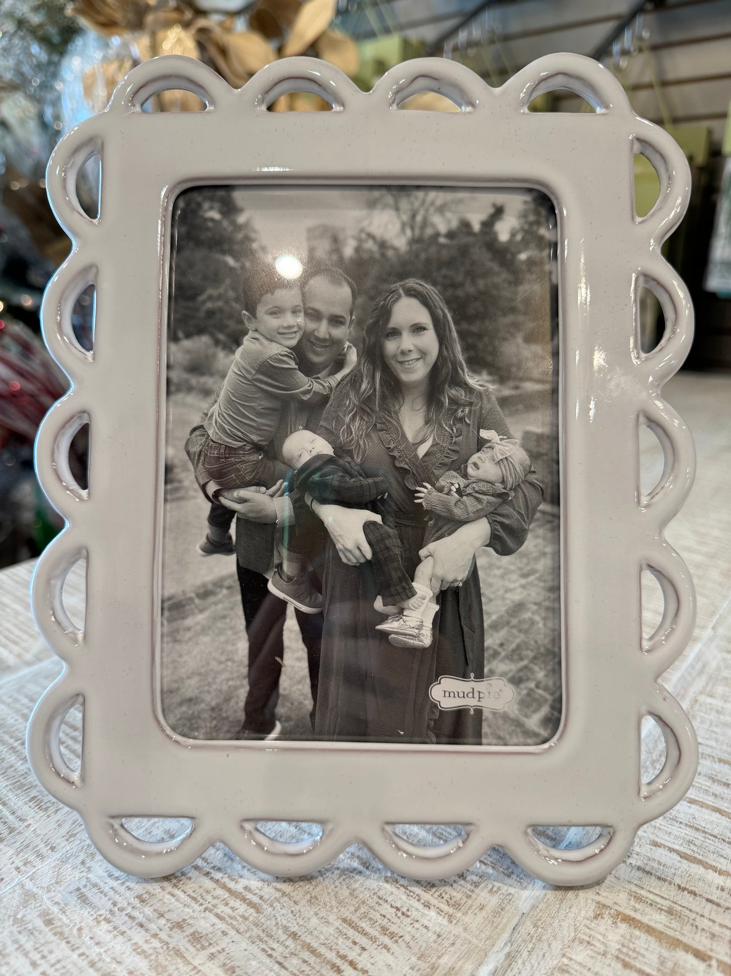 Small Ceramic Scallop Frame