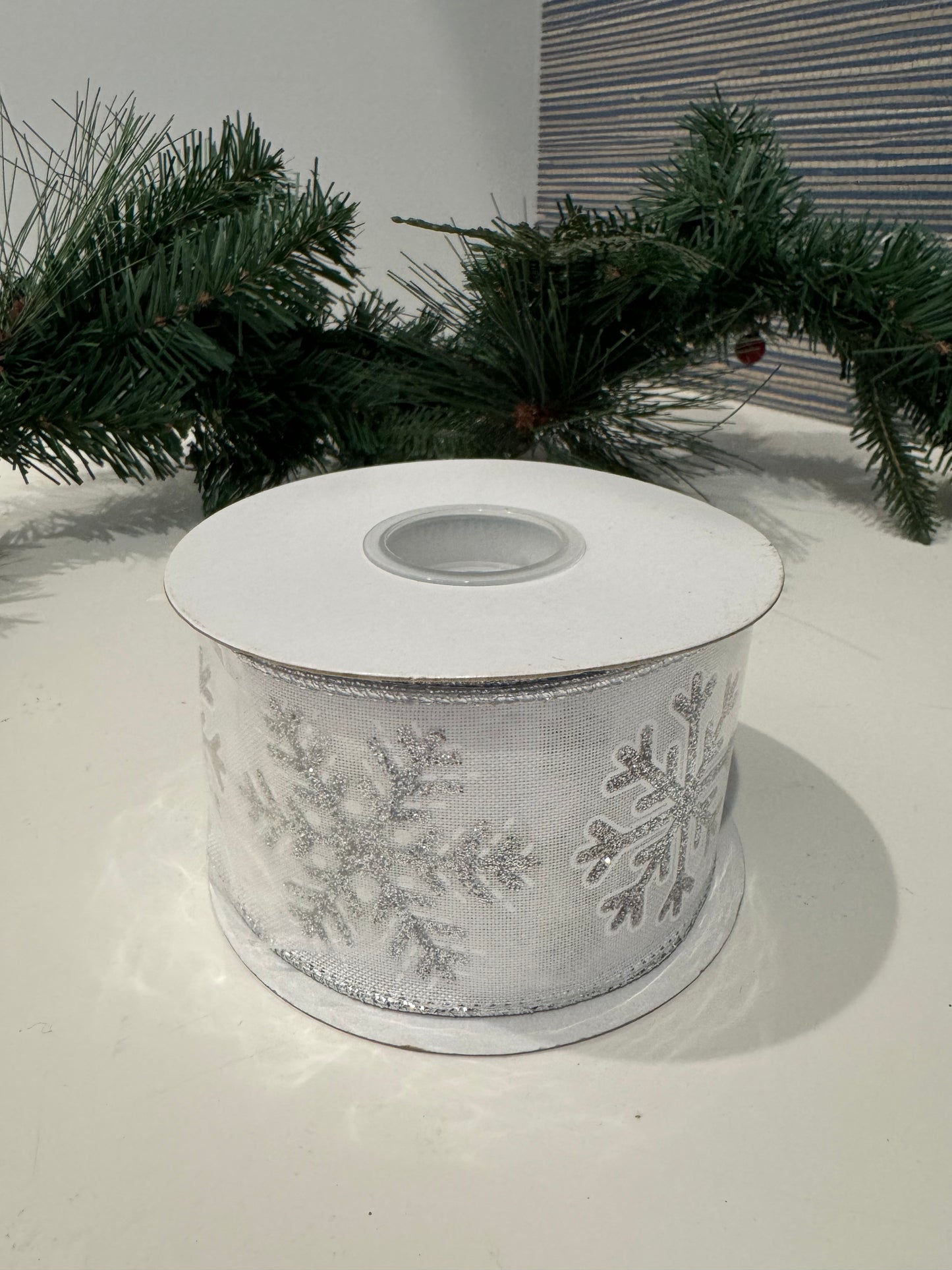 Glitter Snowflake Linen Silver/White