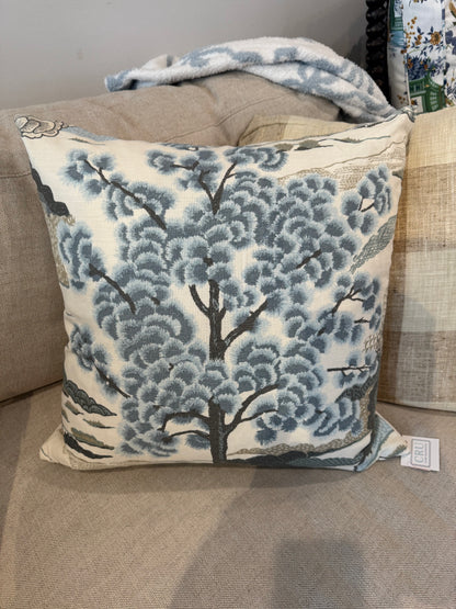 Daintree Pillow 22x22