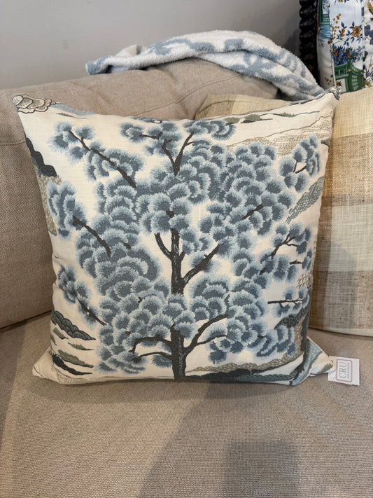 Daintree Pillow 22x22